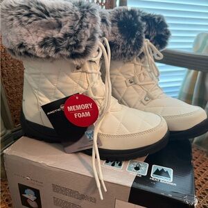 Women’s arctic shield weatherproof boots
